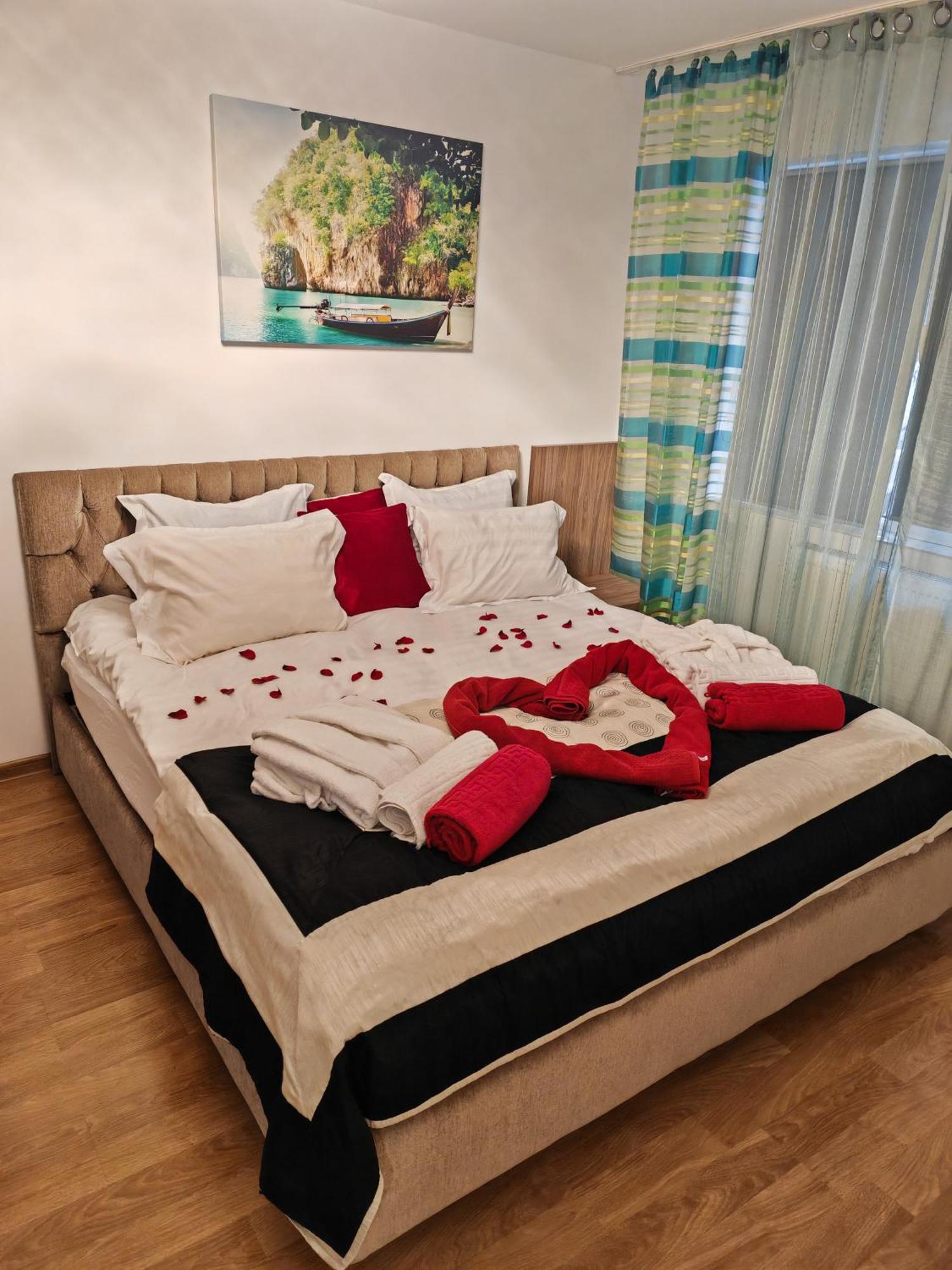 Mony Apartaments โรมาน ภายนอก รูปภาพ