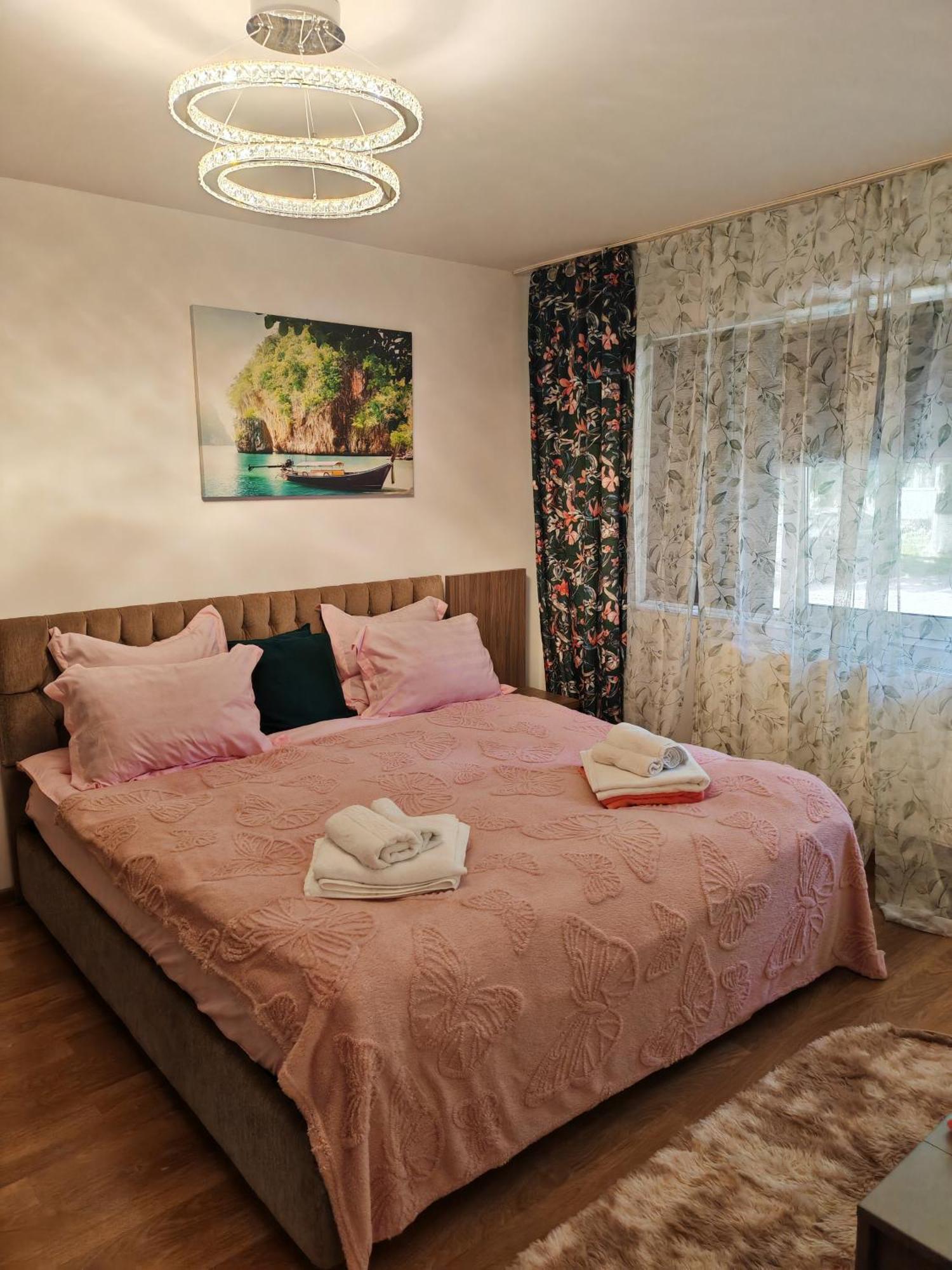 Mony Apartaments โรมาน ภายนอก รูปภาพ